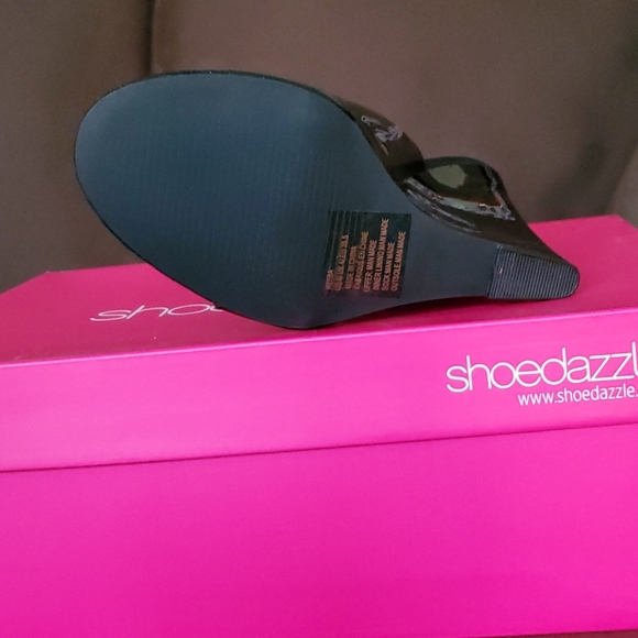 Shoes - Picture 2 of 3